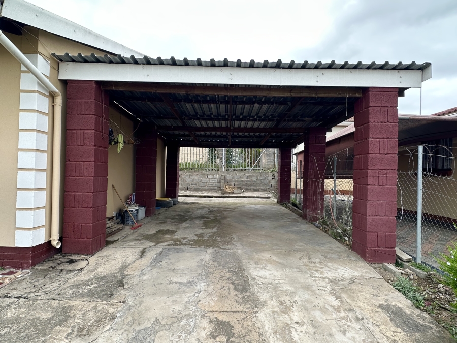 4 Bedroom Property for Sale in Mthata Eastern Cape